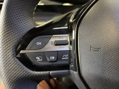 Photo 21 Peugeot 408  Electrique 58 kWh 210ch