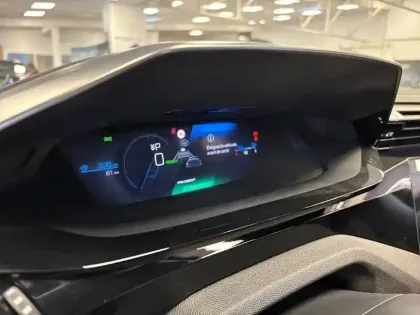 Photo 9 Peugeot 408  Electrique 58 kWh 210ch