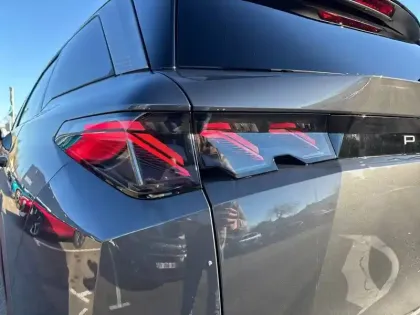 Photo 16 Peugeot 5008  Hybrid 145 e-DCS6