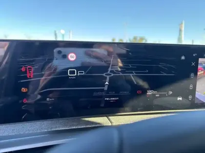 Photo 9 Peugeot 5008  Hybrid 145 e-DCS6