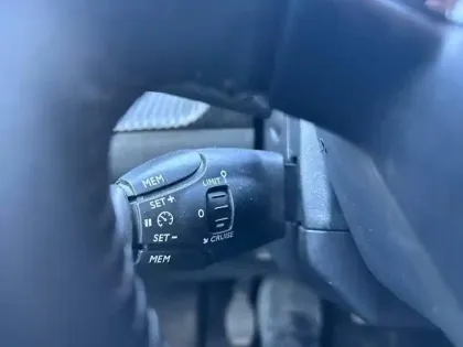 Photo 14 Peugeot 208  BlueHDi 100 S&S BVM6