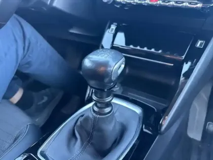 Photo 13 Peugeot 208  BlueHDi 100 S&S BVM6