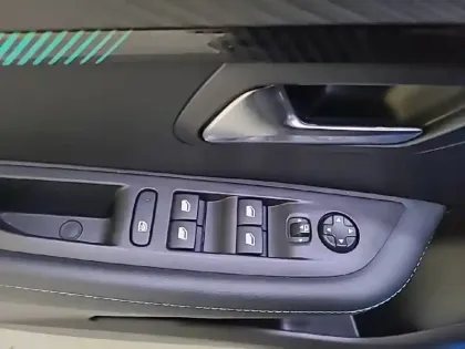 Photo 48 Peugeot 208  BlueHDi 100 S&S BVM6