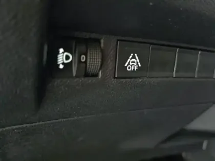 Photo 47 Peugeot 208  BlueHDi 100 S&S BVM6