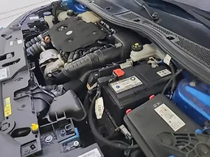 Photo 34 Peugeot 208  BlueHDi 100 S&S BVM6