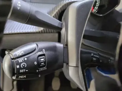 Photo 44 Peugeot 208  BlueHDi 100 S&S BVM6