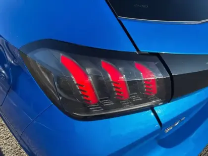 Photo 16 Peugeot 208  BlueHDi 100 S&S BVM6