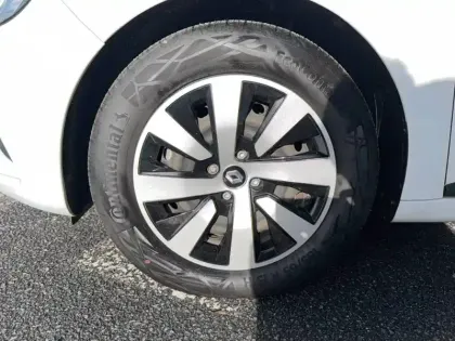 Photo 17 Renault Clio  E-Tech full hybrid 145