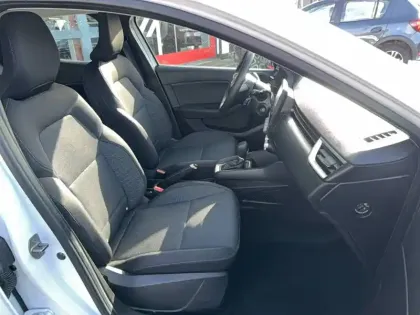 Photo 12 Renault Clio  E-Tech full hybrid 145