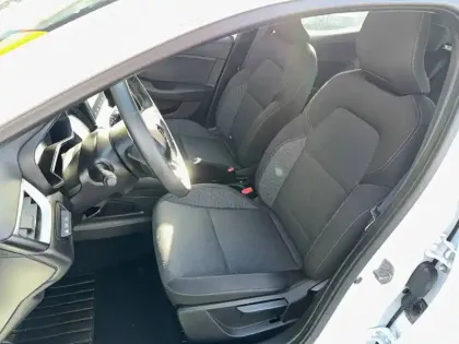 Photo 37 Renault Clio  E-Tech full hybrid 145