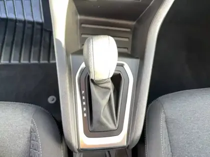 Photo 11 Renault Clio  E-Tech full hybrid 145