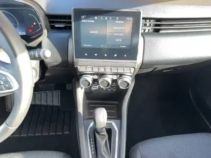 Photo 10 Renault Clio  E-Tech full hybrid 145