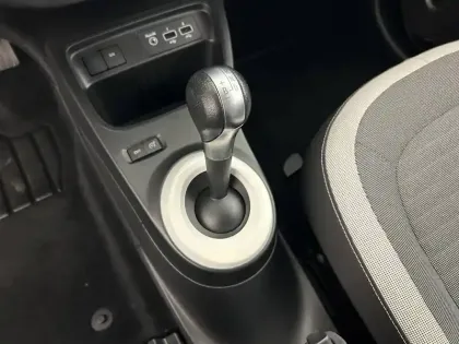 Photo 12 Renault Twingo  III E-Tech