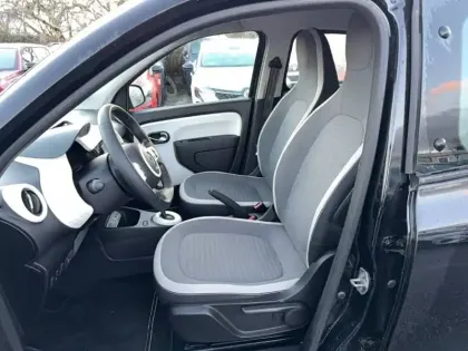 Photo 8 Renault Twingo  III E-Tech