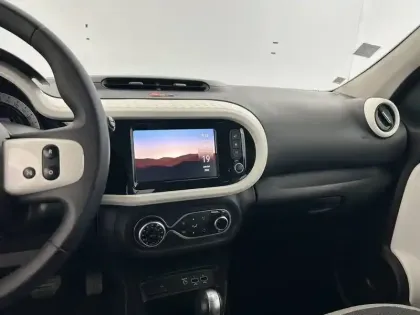 Photo 11 Renault Twingo  III E-Tech