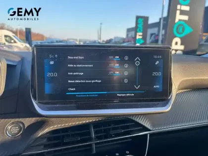 Photo 25 Peugeot 2008  PureTech 130 S&S EAT8