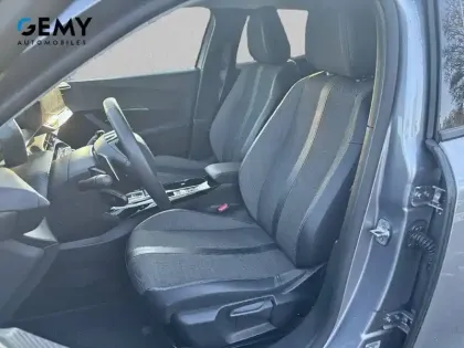 Photo 8 Peugeot 2008  PureTech 130 S&S EAT8