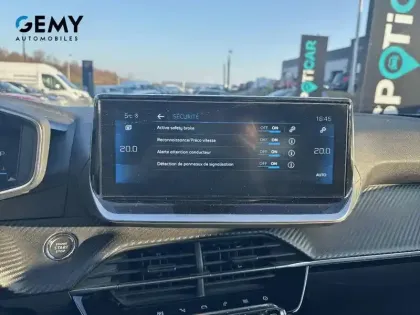 Photo 30 Peugeot 2008  PureTech 130 S&S EAT8