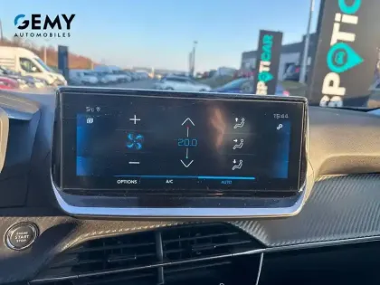 Photo 23 Peugeot 2008  PureTech 130 S&S EAT8