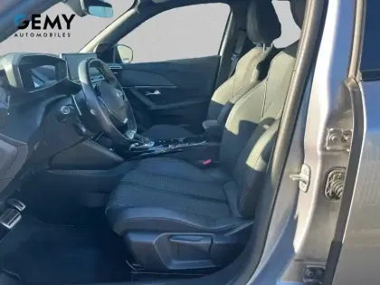 Photo 8 Peugeot 2008  PureTech 130 S&S EAT8