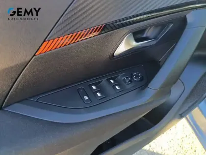 Photo 12 Peugeot 2008  PureTech 100 S&S BVM6