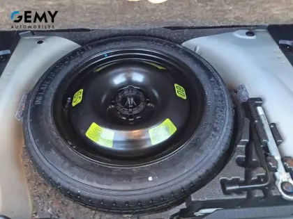 Photo 11 Peugeot 2008  PureTech 100 S&S BVM6