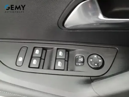 Photo 14 Peugeot 2008  BlueHDi 130 S&S EAT8