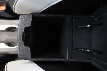 Photo 28 Renault Captur  E-Tech 145 - 21