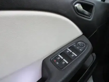 Photo 8 Renault Clio  E-Tech 140