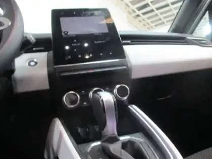 Photo 11 Renault Clio  E-Tech 140