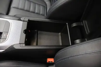 Photo 23 BMW Serie 3 Touring 330e 292 ch BVA8