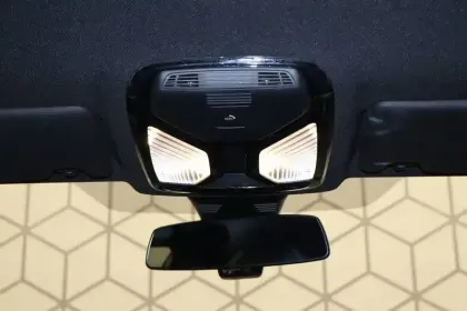 Photo 38 BMW Serie 3 Touring 330e 292 ch BVA8