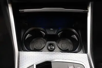 Photo 22 BMW Serie 3 Touring 330e 292 ch BVA8