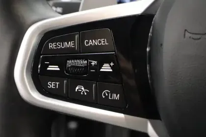 Photo 31 BMW Serie 3 Touring 330e 292 ch BVA8