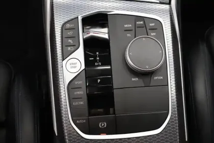 Photo 34 BMW Serie 3 Touring 330e 292 ch BVA8