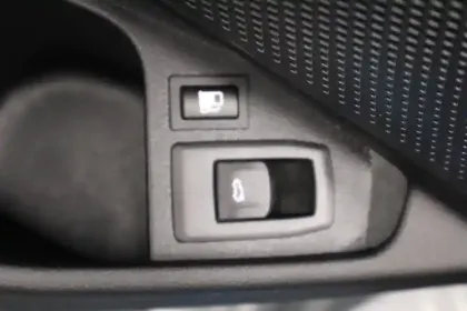 Photo 29 BMW Serie 3 Touring 330e 292 ch BVA8