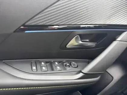 Photo 14 Peugeot 208  Hybrid 100 e-DCS6