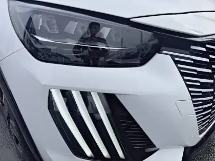 Photo 15 Peugeot 208  Hybrid 100 e-DCS6