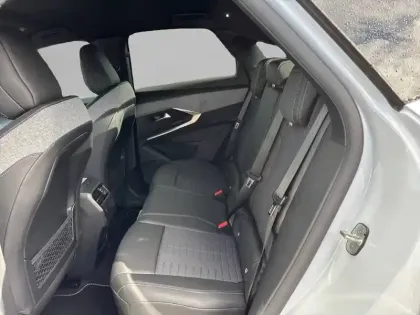 Photo 51 Peugeot 3008  Hybrid 145 e-DCS6