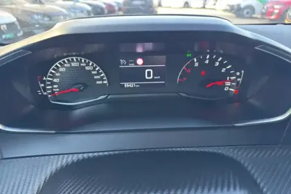 Photo 94 Peugeot 208  PureTech 100 S&S BVM6