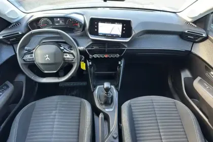 Photo 92 Peugeot 208  PureTech 100 S&S BVM6