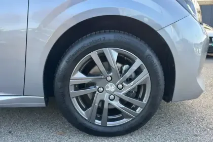 Photo 67 Peugeot 208  PureTech 100 S&S BVM6