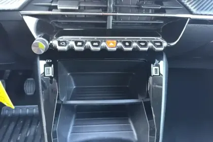 Photo 72 Peugeot 208  PureTech 100 S&S BVM6