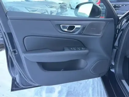 Photo 15 Volvo V60  T6 AWD Hybride Rechargeable 253 ch + 145 ch Geartronic 8