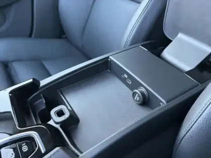 Photo 43 Volvo V60  T6 AWD Hybride Rechargeable 253 ch + 145 ch Geartronic 8