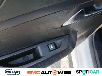 Photo 33 Peugeot 208  PureTech 100 S&S BVM6