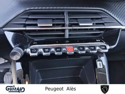 Photo 16 Peugeot 208  PureTech 100 S&S BVM6