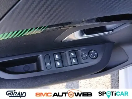 Photo 32 Peugeot 208  PureTech 100 S&S BVM6