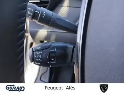 Photo 18 Peugeot 208  PureTech 100 S&S BVM6