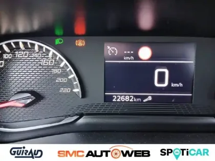 Photo 40 Peugeot 208  PureTech 100 S&S BVM6